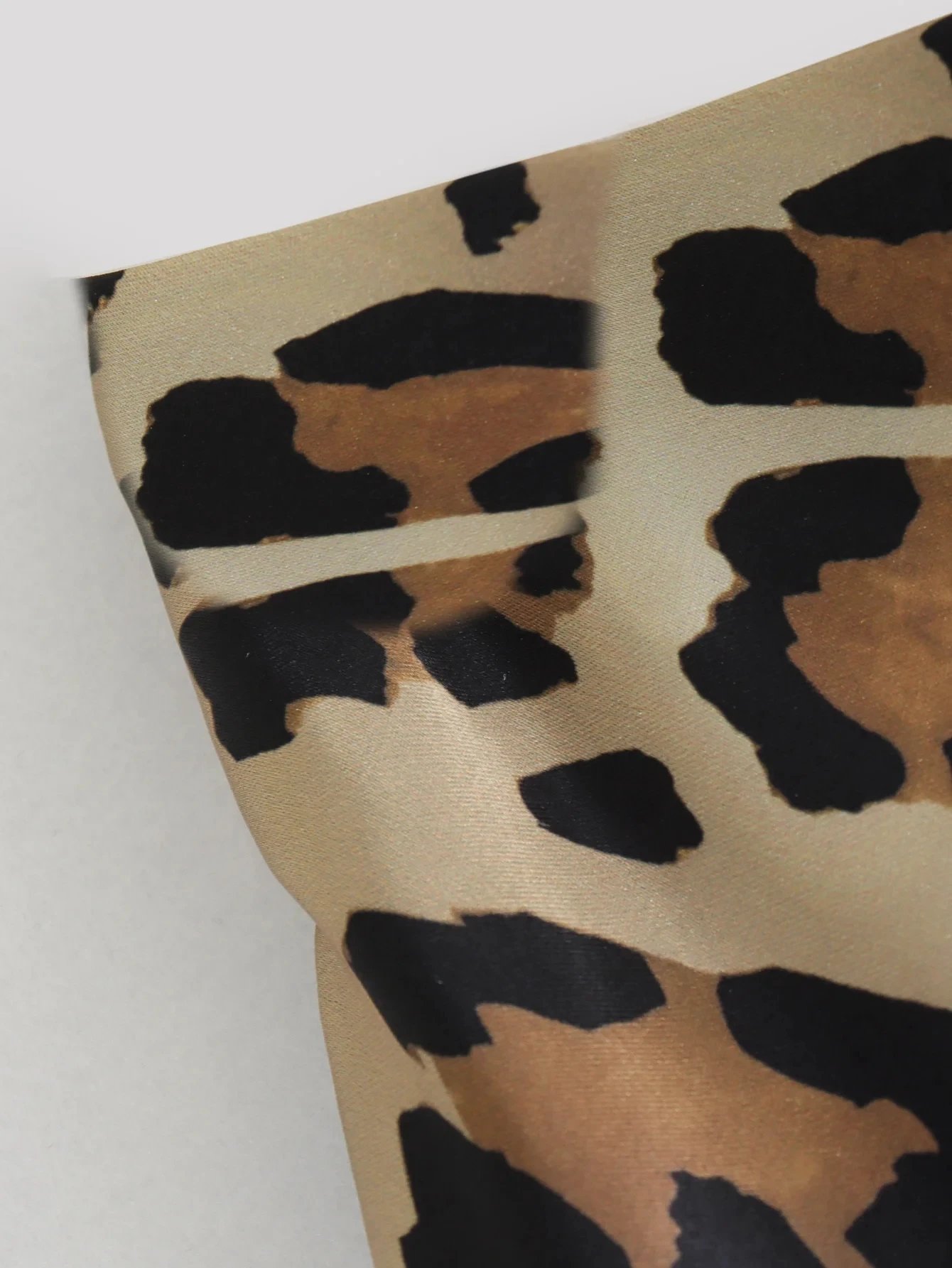 TRAFZA 2024 Women Fashion Leopard Print Skirt Vintage High Waist Midi Skirts Elegant Women Summer Casual Streetwear Skirt TRAFZA 2024 Women Fashion Leopard Print Skirt Vintage High Waist Midi Skirts Elegant Women Summer Casual Streetwear Skirt