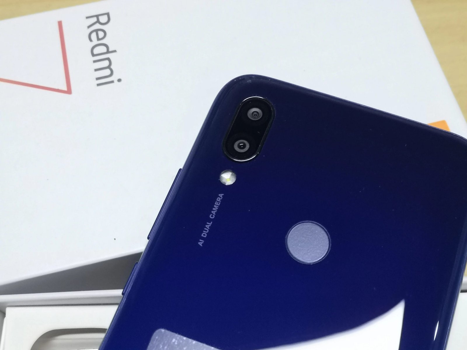 Xiaomi Redmi 7 Cellphone with Phone Case, Dual SIM Solt Cellphone Android Cell Phone Dual Camera used phone