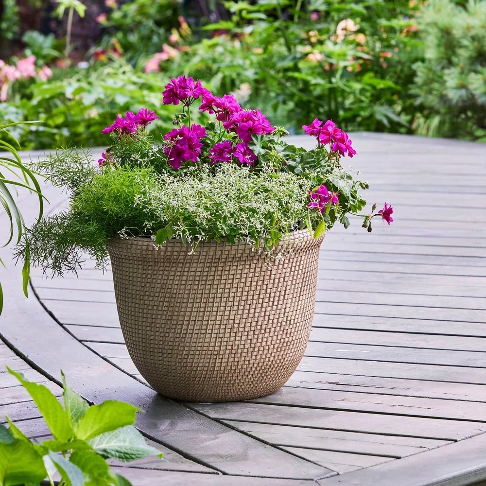 Recycled Resin Planter with Drainage Holes Lightweight Indoor Outdoor Gardening Pot UV Resistant Durable Eco-Friendly 15.8in