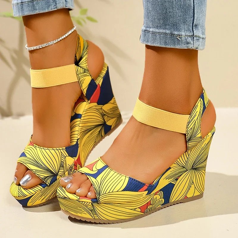 Retro Ethnic Wedge Sandals - Image 4
