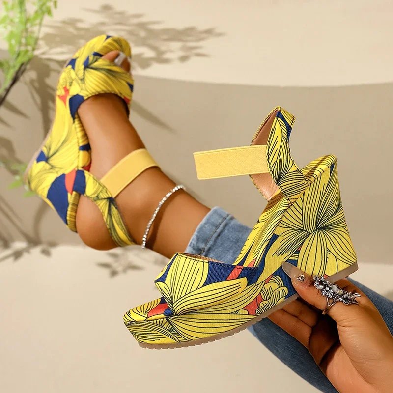 Retro Ethnic Wedge Sandals - Image 5