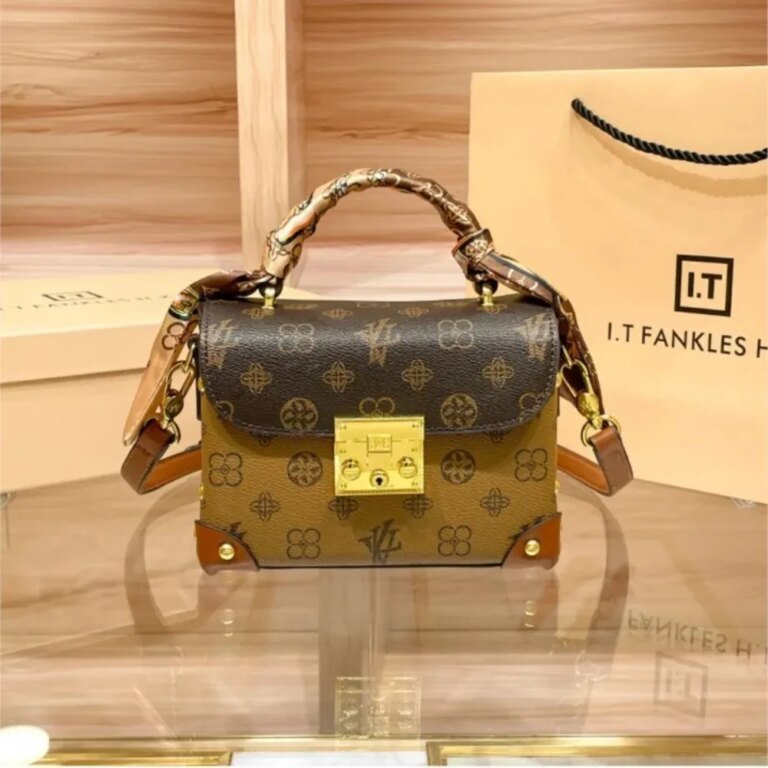 2025 Retro Commuting Small Square Bag 2025 Retro Commuting Small Square Bag