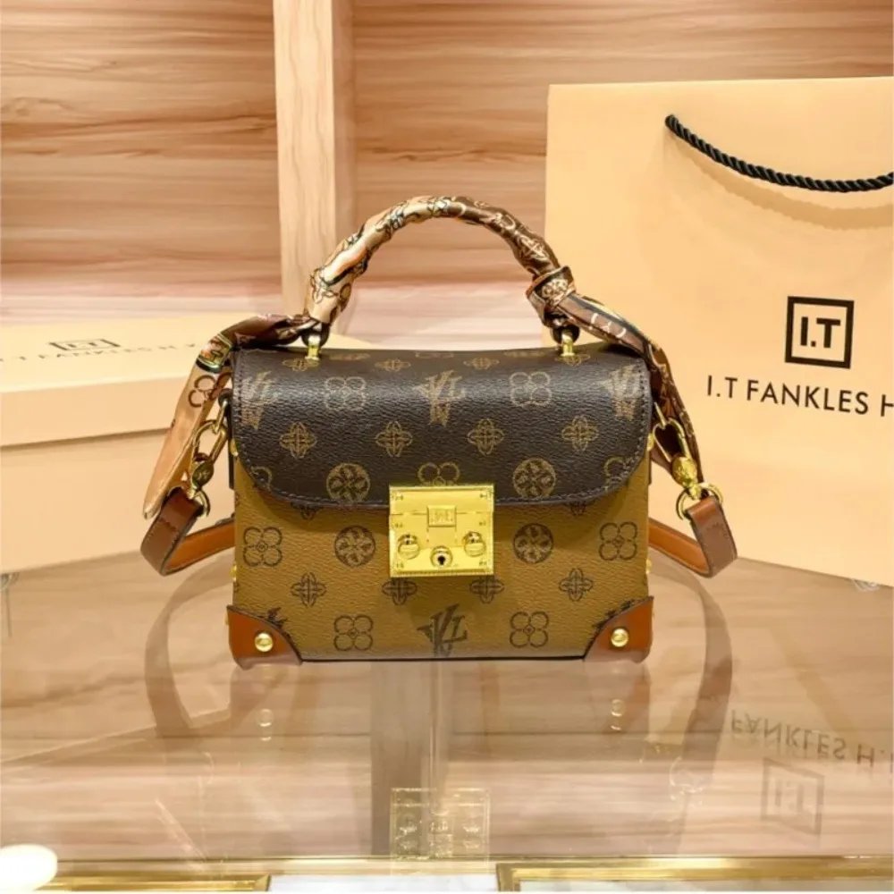 2025 Retro Commuting Small Square Bag