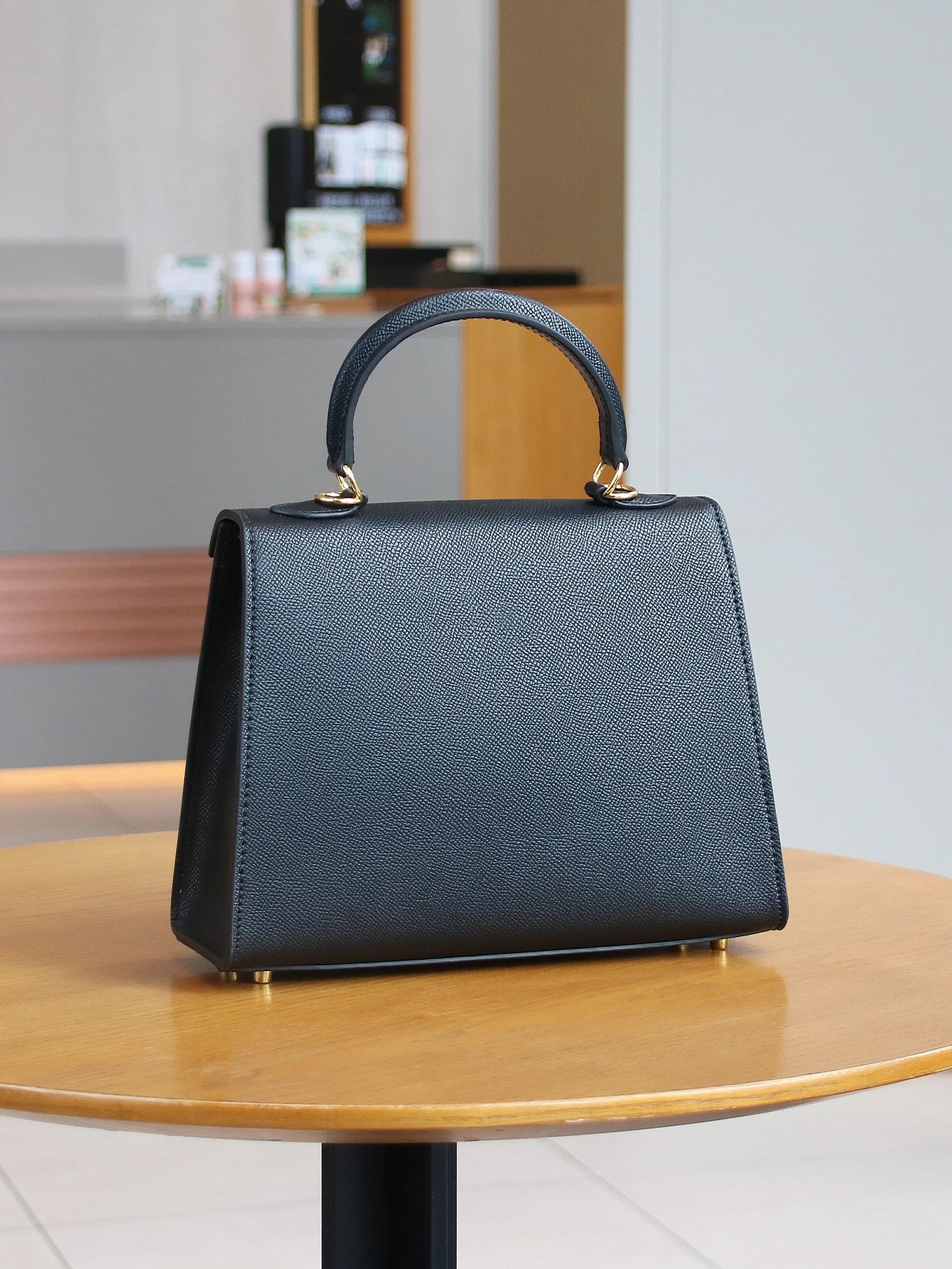 2026 high-end portable fashion ladies bag temperament small bag palm print handbag OL commuter Joker work bag light luxury stere