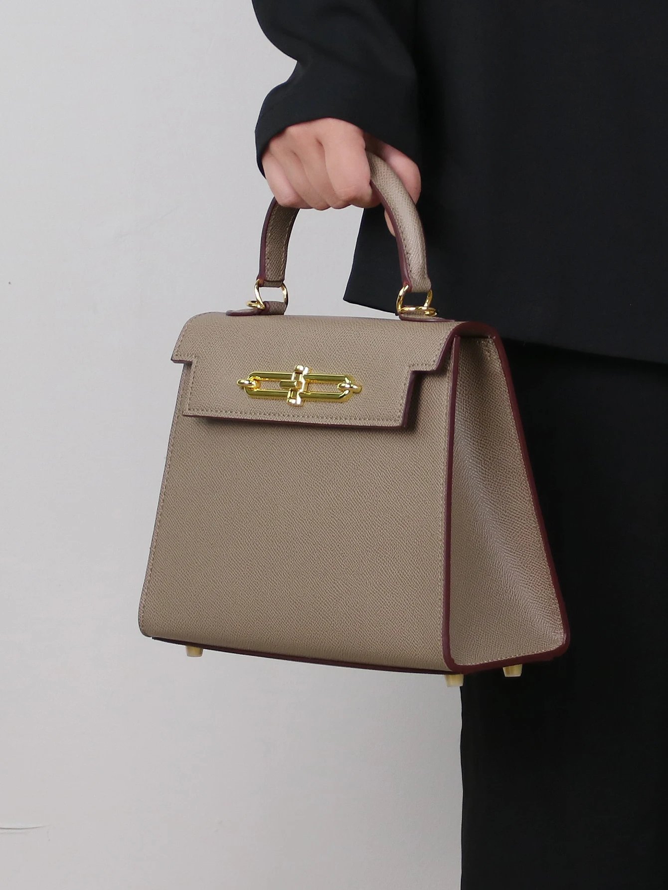 2026 high-end portable fashion ladies bag temperament small bag palm print handbag OL commuter Joker work bag light luxury stere