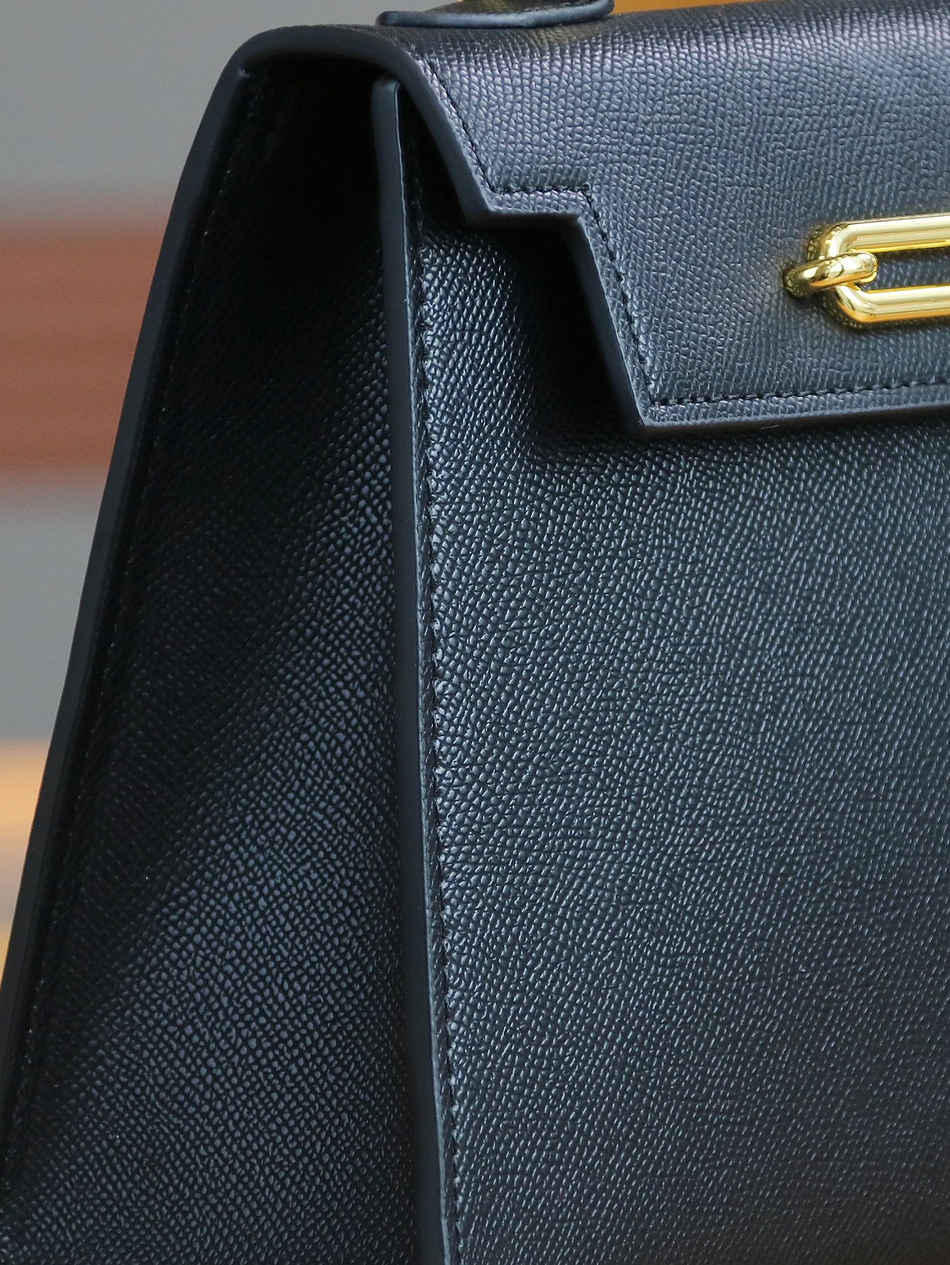 2026 high-end portable fashion ladies bag temperament small bag palm print handbag OL commuter Joker work bag light luxury stere