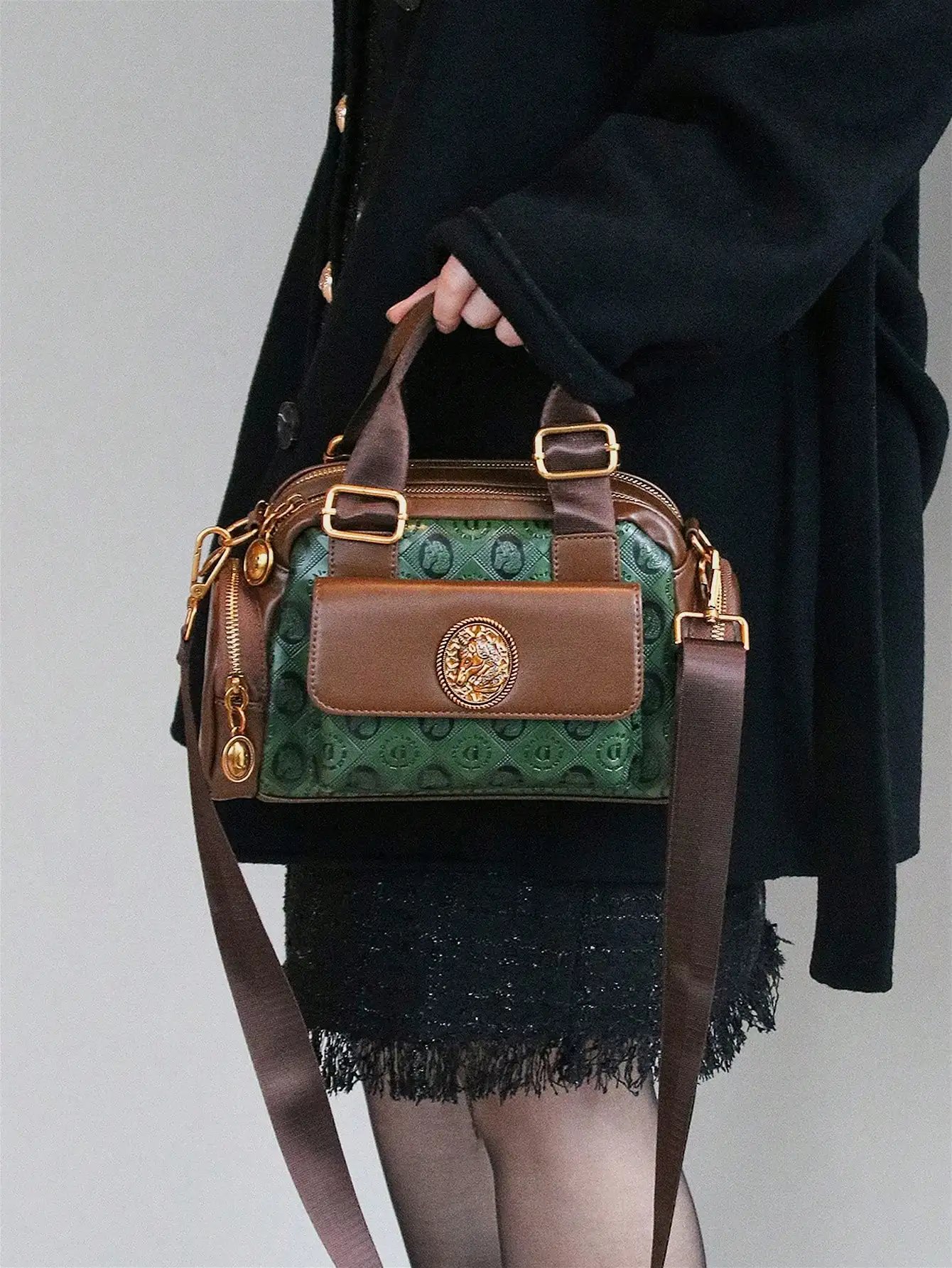 2026 new handbag fashion multi-pocket casual Joker hand bag retro green color matching shoulder bag advanced soft reading pvc cr