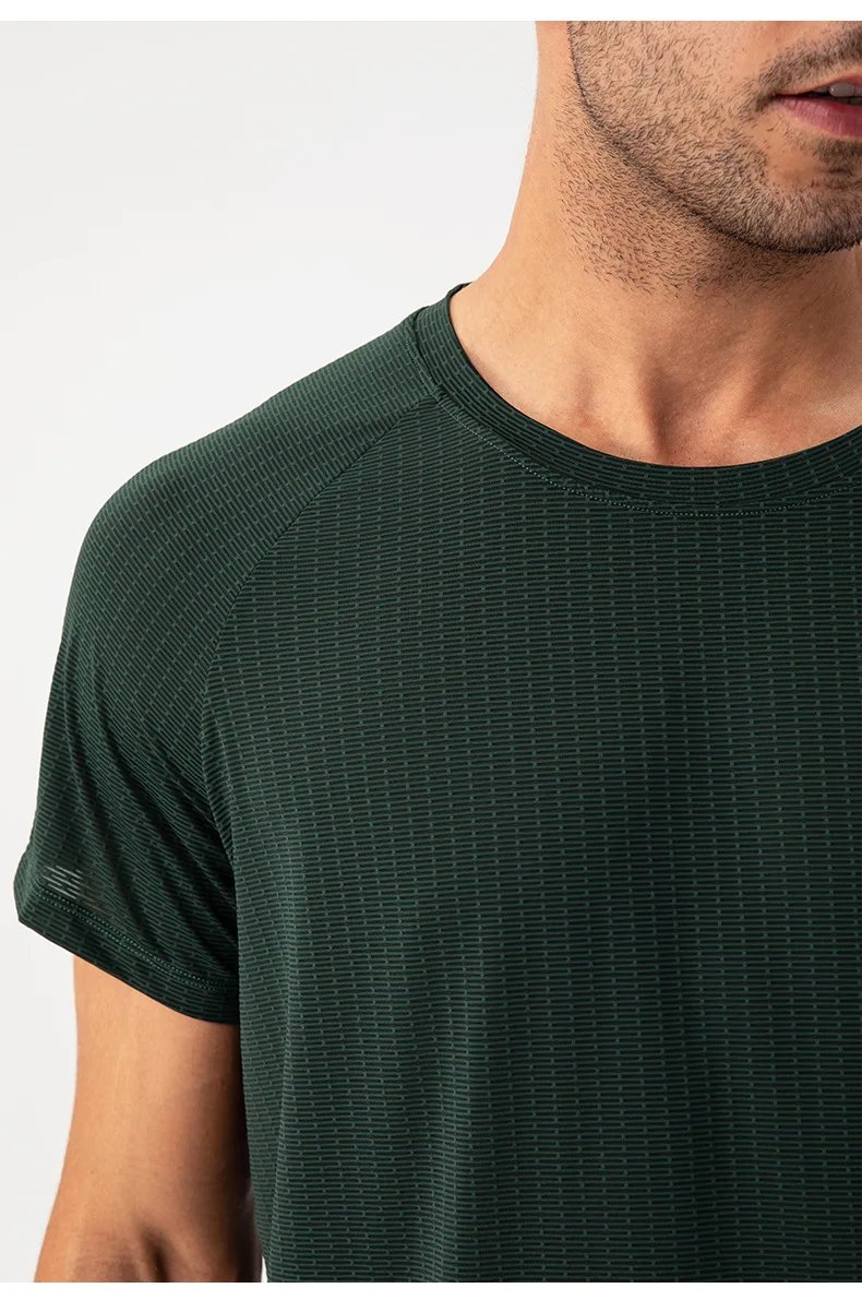 New Gym Bodybuilding T-Shirt Men's Quick-drying Gym Workout Fitness Sports Short Sleeve Tops Breathable Summer Casual Sweatshirt New Gym Bodybuilding T-Shirt Men's Quick-drying Gym Workout Fitness Sports Short Sleeve Tops Breathable Summer Casual Sweatshirt