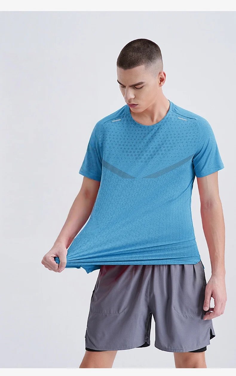 Men's Fitness Sports Ice Silk T-shirt Short Sleeves Summer Gym Running Fitness Tops Tee Outdoor Recreation Breathable T-Shirt Men's Fitness Sports Ice Silk T-shirt Short Sleeves Summer Gym Running Fitness Tops Tee Outdoor Recreation Breathable T-Shirt