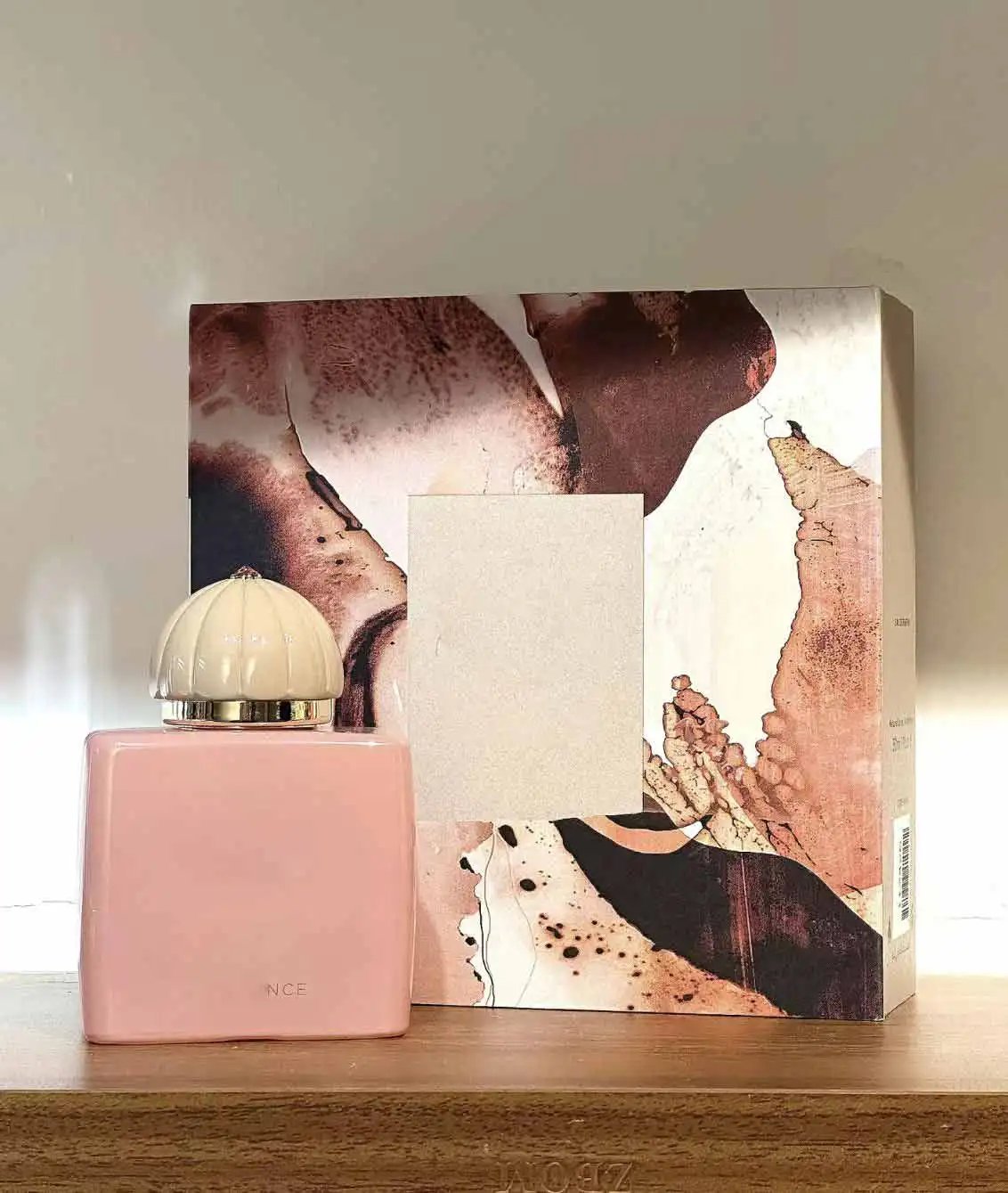 AMO'UA'GE GUIDANCE eau de toilette, the fresh bergamot, the gentle roses and jasmines, is a high-level perfect gift